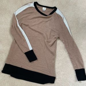 Pullover sweater | tan, black and white shirt